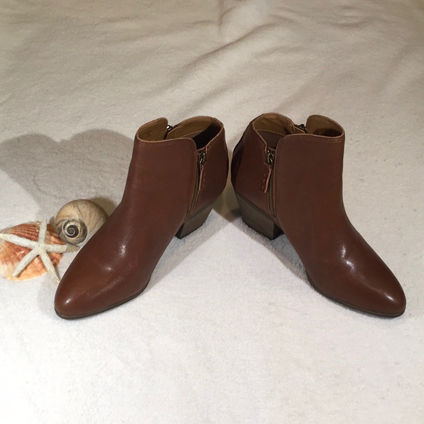 Nwot Frye Judy Zip Booties